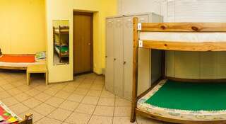 Гостиница Хостел Барнаул Барнаул Кровать в общем четырехместном номере для женщин-1