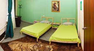 Гостиница Хостел Барнаул Барнаул Стандартный двухместный номер с 2 отдельными кроватями и общей ванной комнатой-9