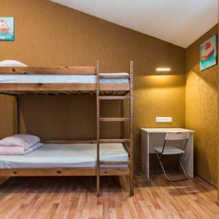 Гостиница Хостел Барнаул Барнаул Койко-место в 8-местном номере бюджет (мужской)/удобства на этаже-2